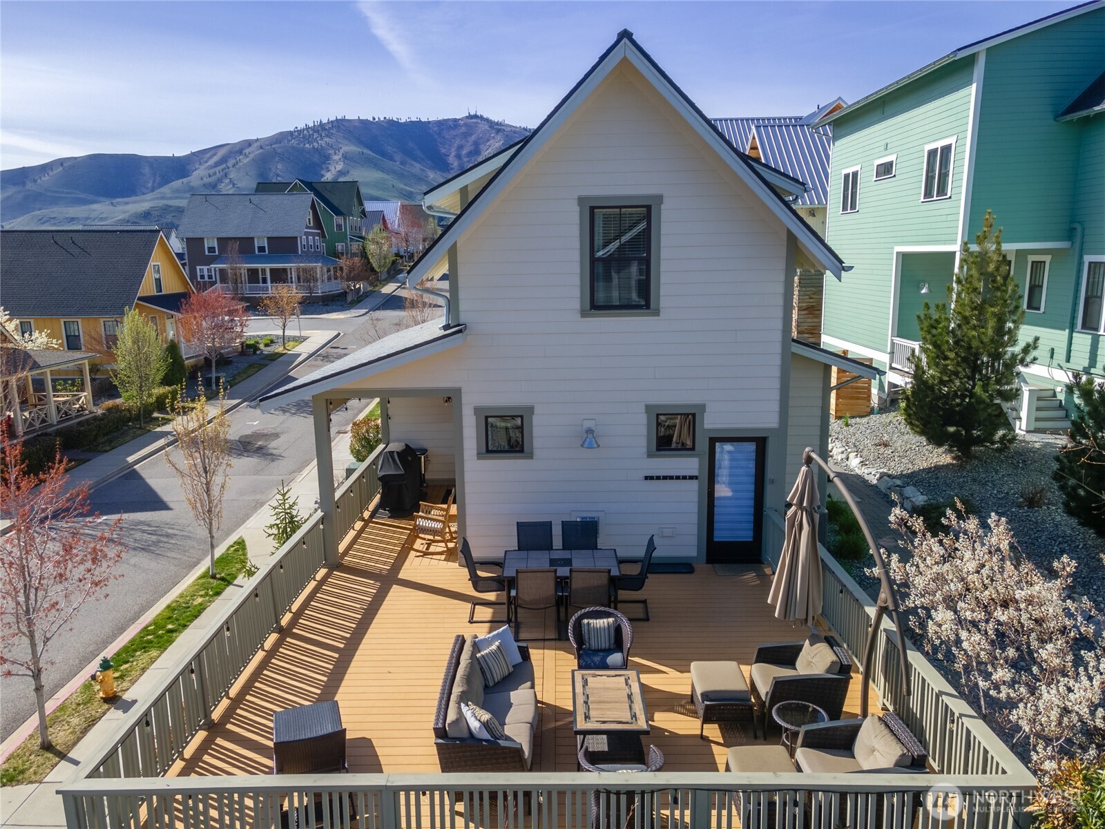529 Porcupine Lane , Chelan, WA 98816