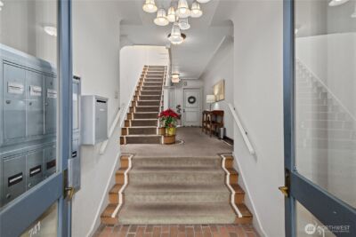 741 Federal Avenue E, Seattle, WA 98102 - Photo 13