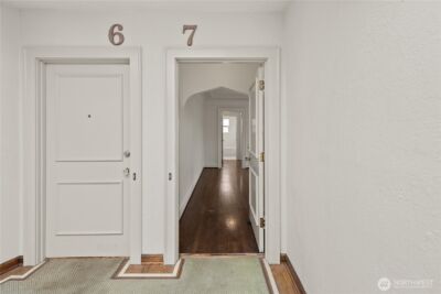 741 Federal Avenue E, Seattle, WA 98102 - Photo 3