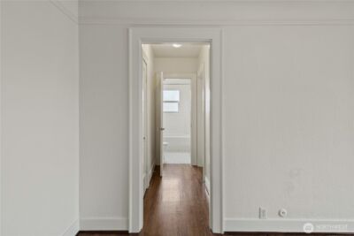 741 Federal Avenue E, Seattle, WA 98102 - Photo 7