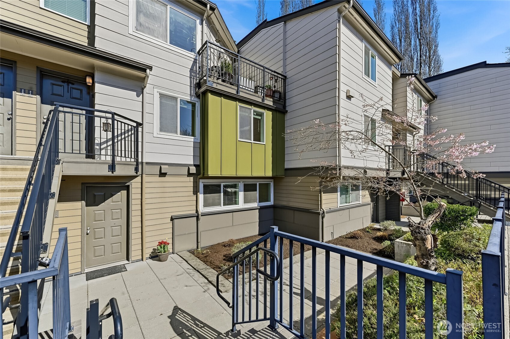 15827 NE Leary Way #B-116, Redmond, WA 98052