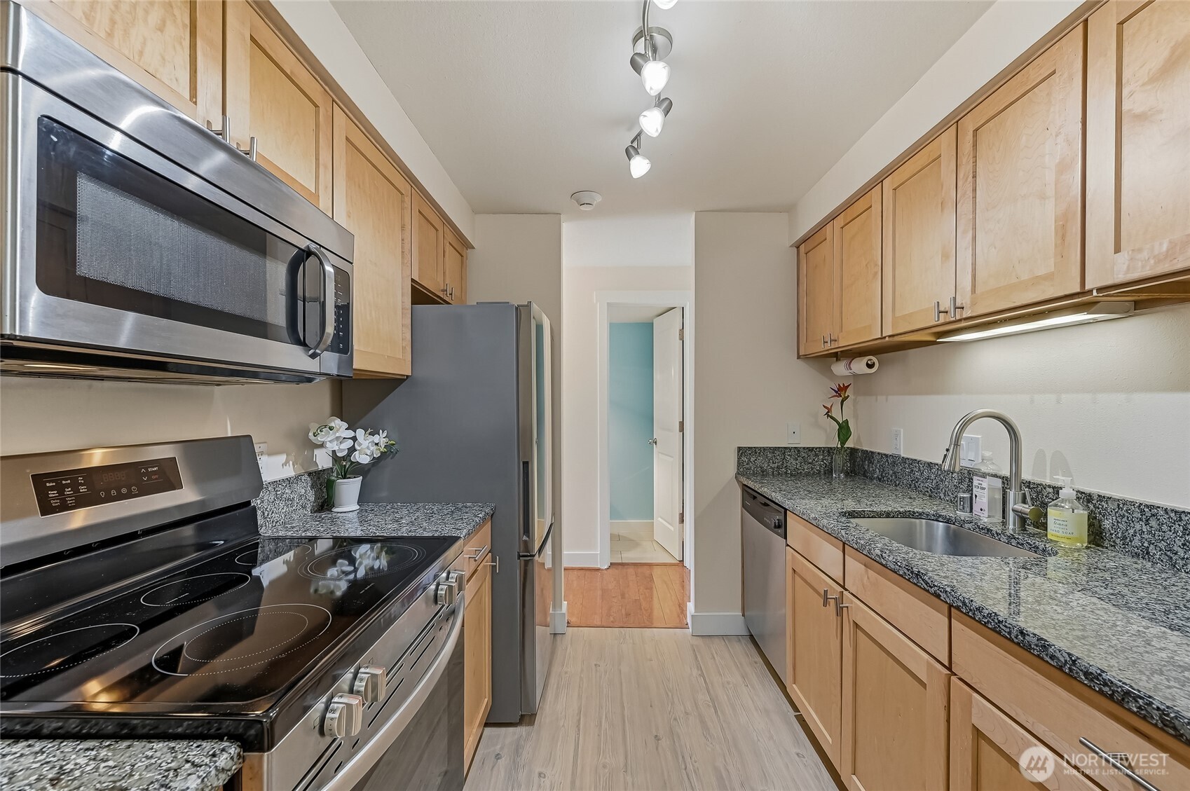 15827 NE Leary Way #B-116, Redmond, WA 98052