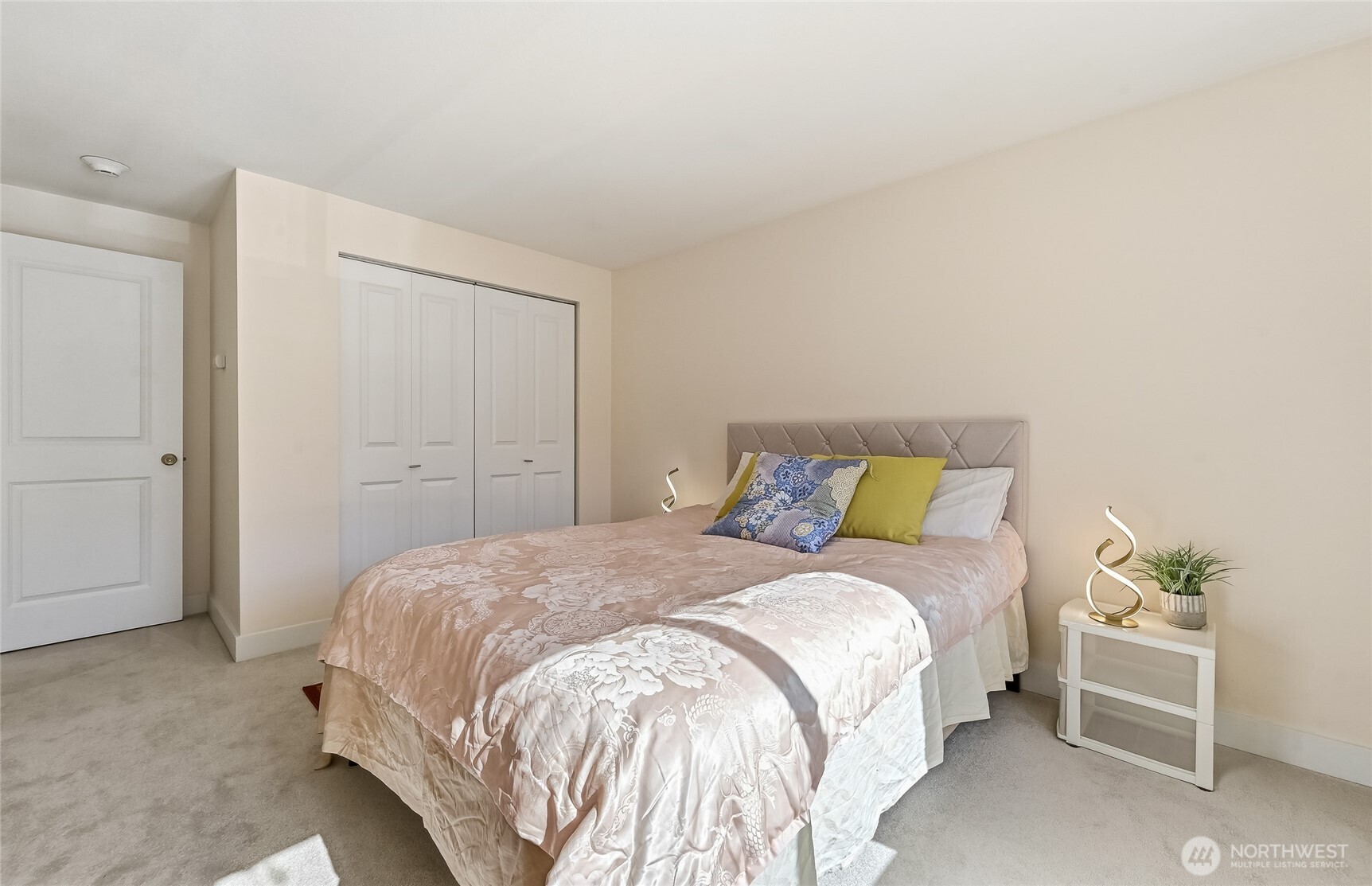 15827 NE Leary Way #B-116, Redmond, WA 98052