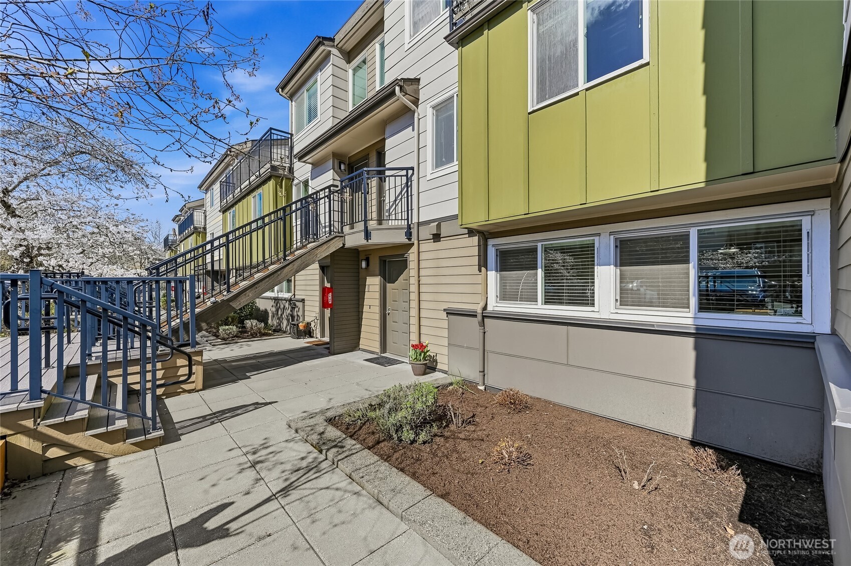 15827 NE Leary Way #B-116, Redmond, WA 98052