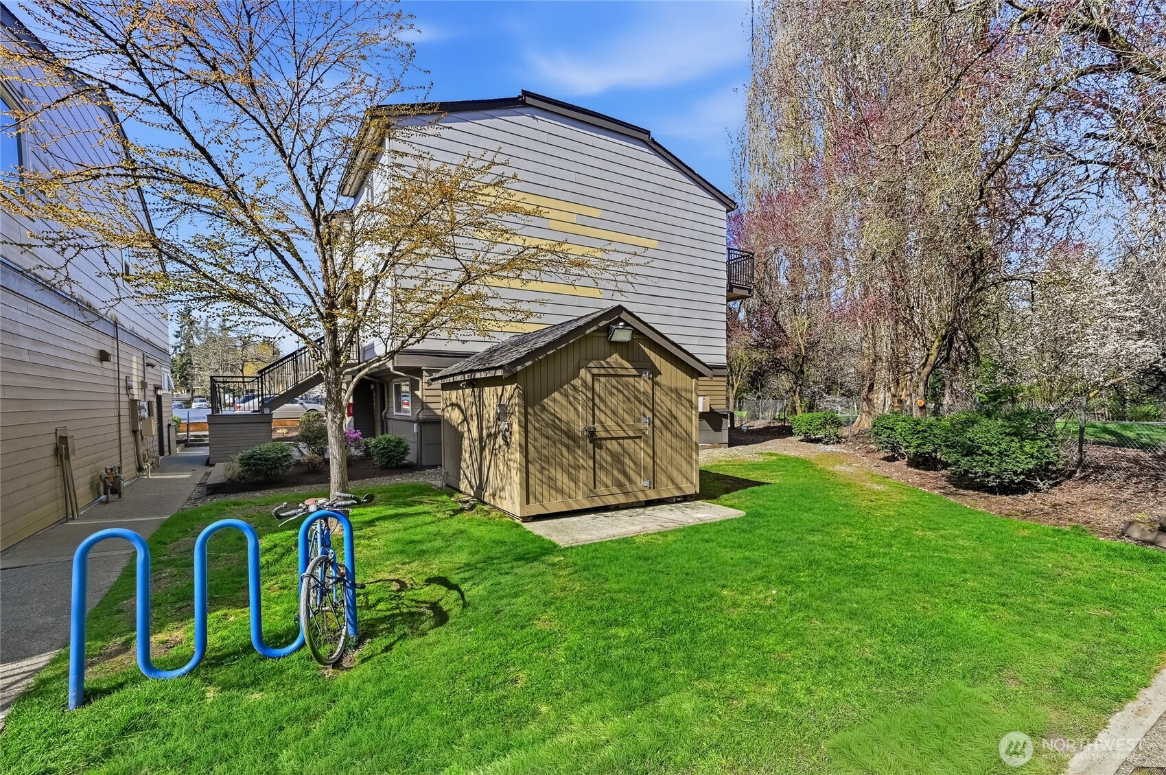 15827 NE Leary Way #B-116, Redmond, WA 98052