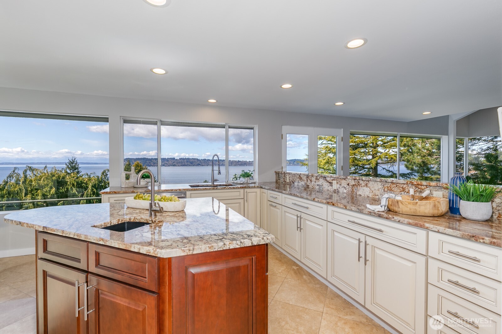 10413 66th Place W, Mukilteo, WA 98275