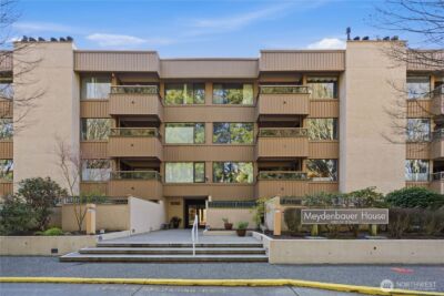 10101 SE 3rd Street #402, Bellevue, WA 98004 - Photo 2