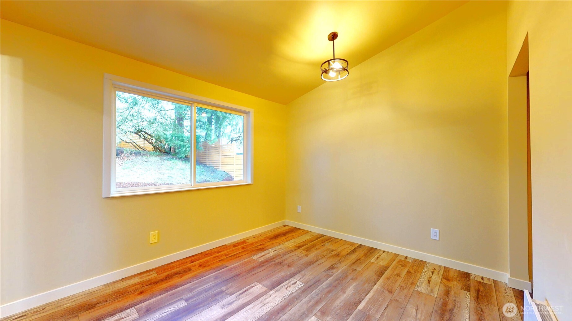 21246 15th Avenue S, Des Moines, WA 98198