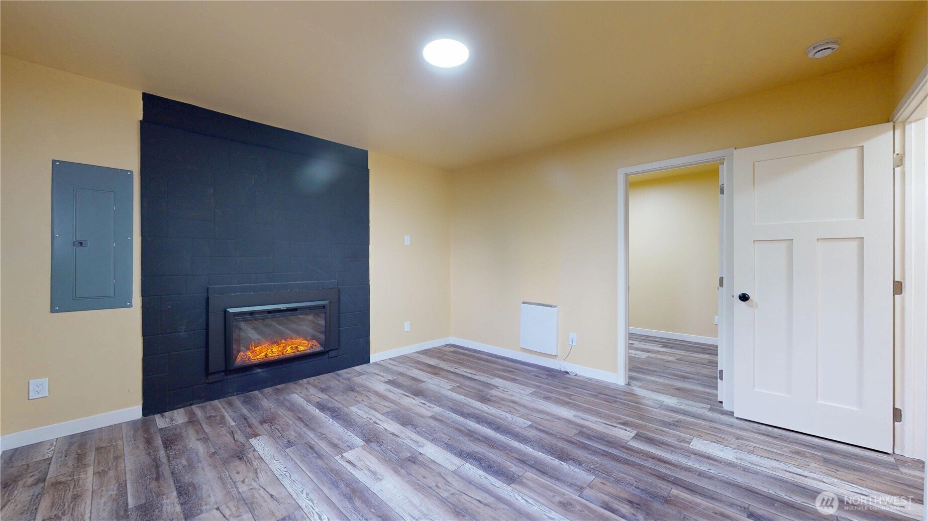 21246 15th Avenue S, Des Moines, WA 98198