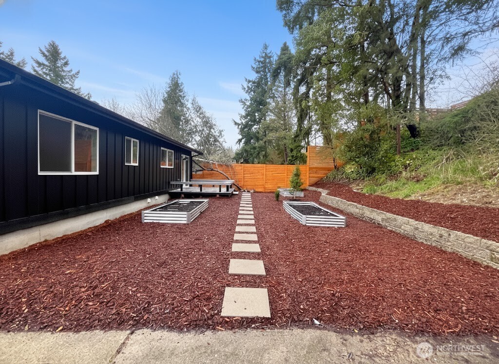 21246 15th Avenue S, Des Moines, WA 98198