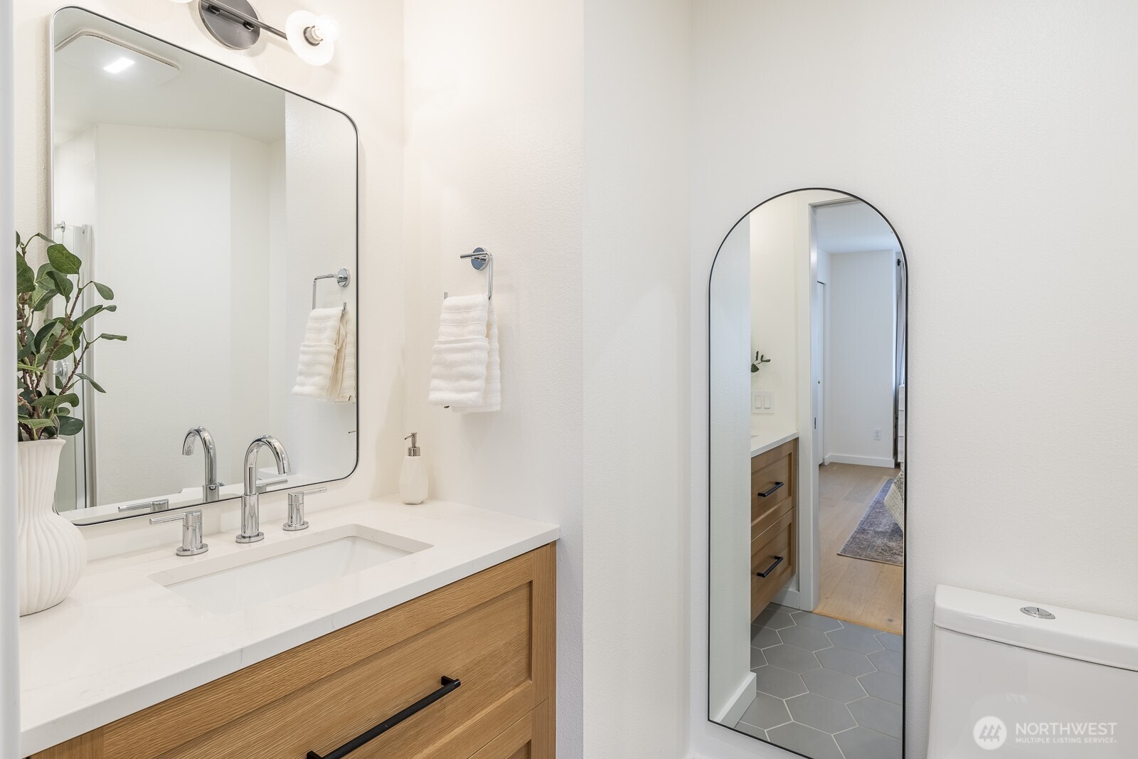 1805 Bellevue Avenue #301, Seattle, WA 98122