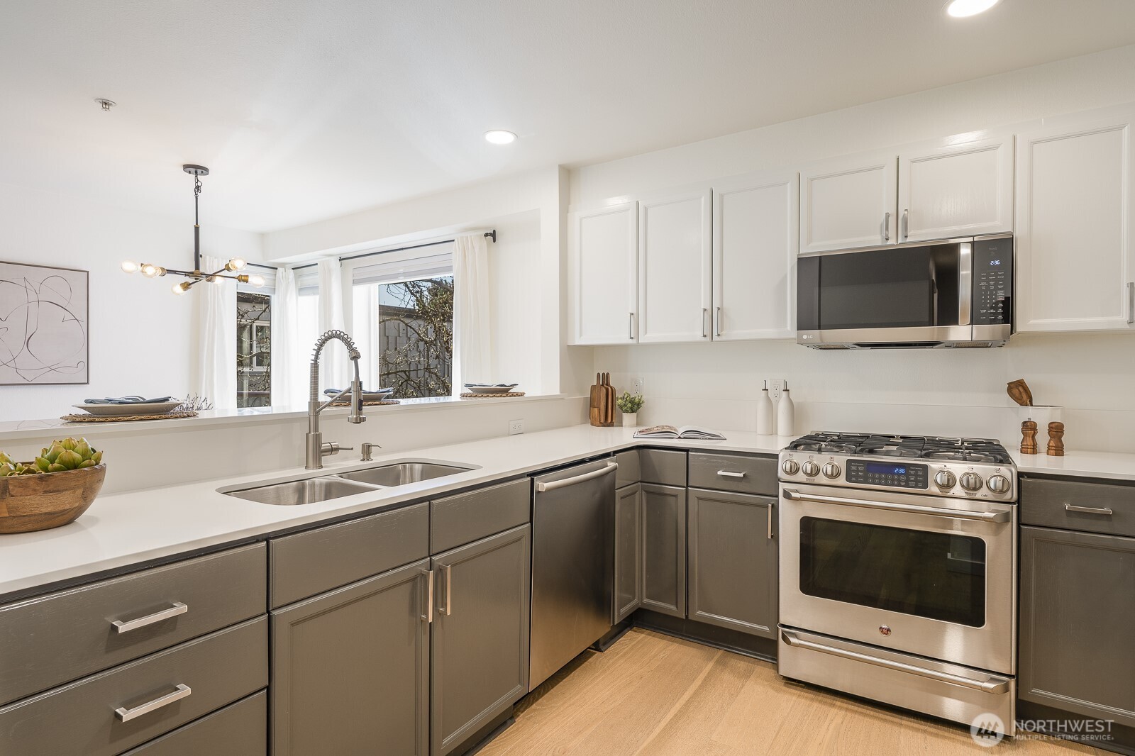 1805 Bellevue Avenue #301, Seattle, WA 98122