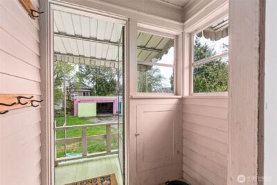 4220 Francis Avenue N, Seattle, WA 98103 - Photo 25