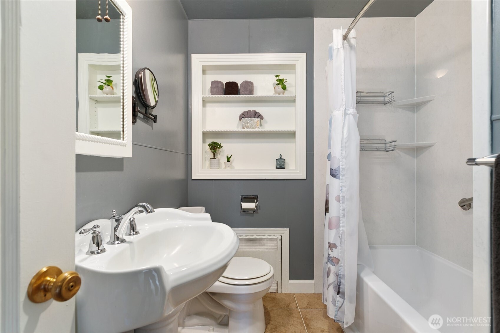 214 J Street NE, Auburn, WA 98002