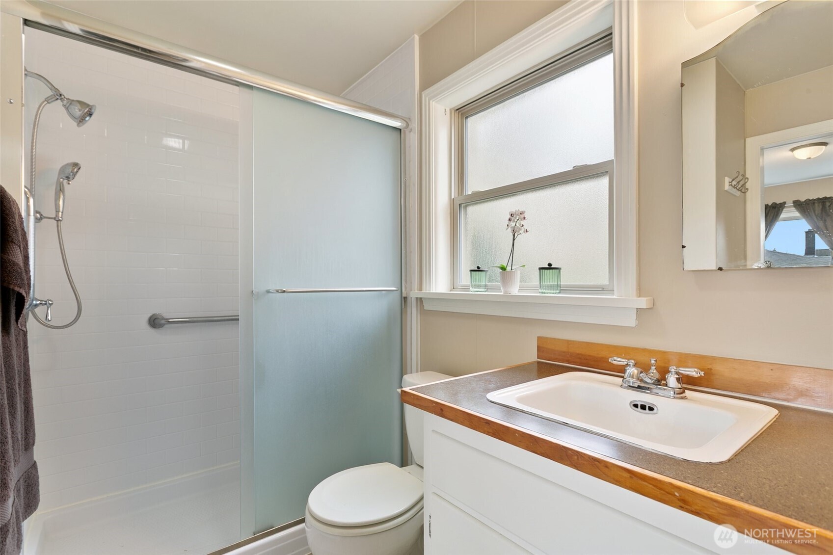 214 J Street NE, Auburn, WA 98002