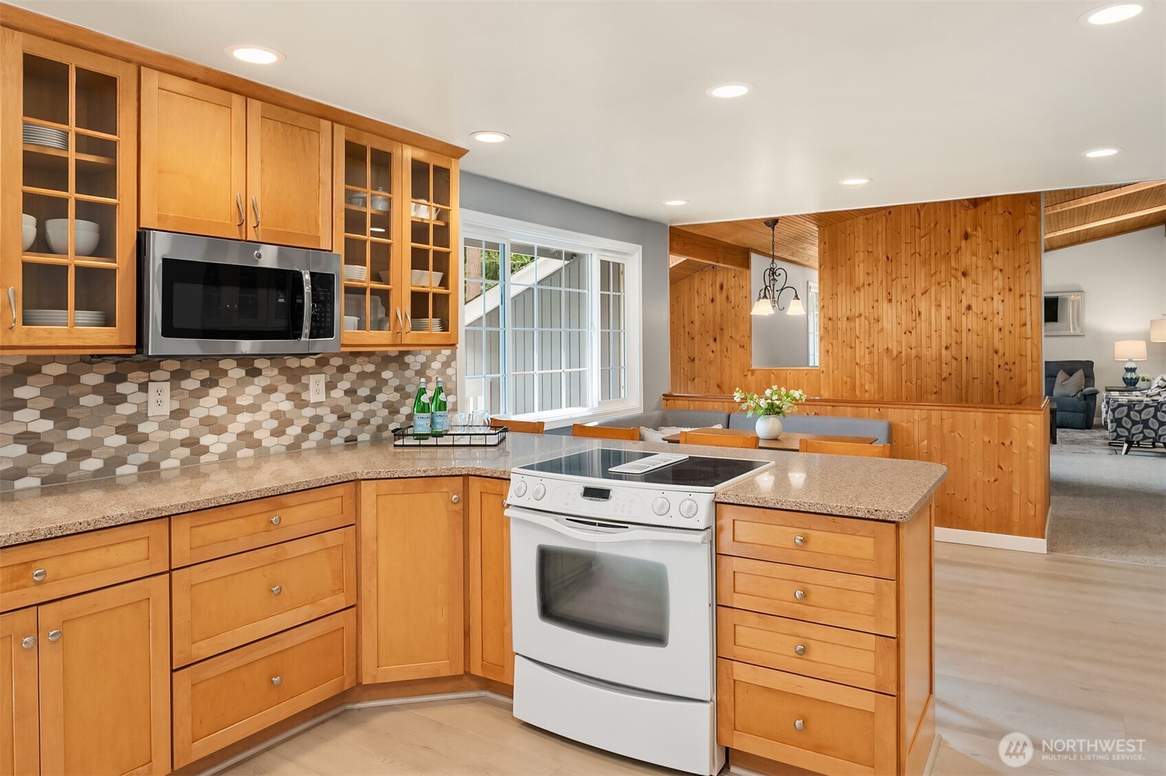 19522 NE 181st Street , Woodinville, WA 98077