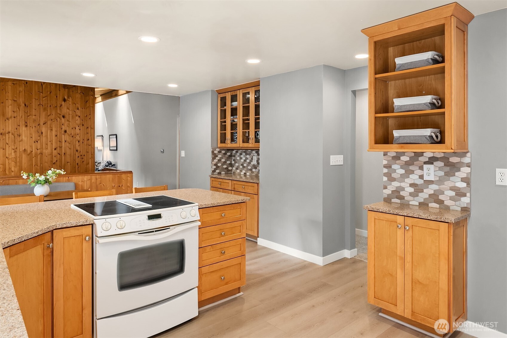 19522 NE 181st Street , Woodinville, WA 98077