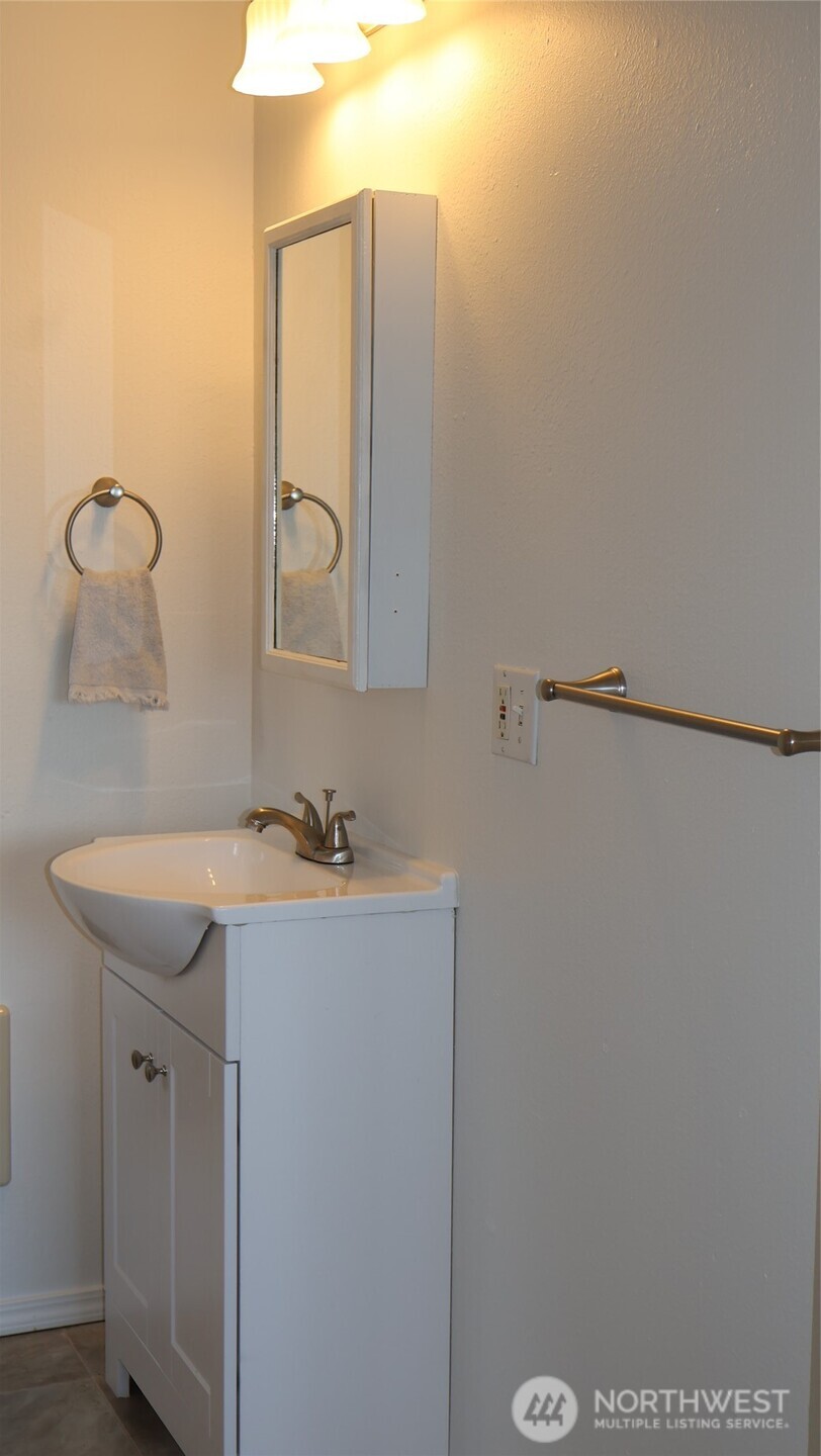 3140 E Washington , Port Orchard, WA 98366