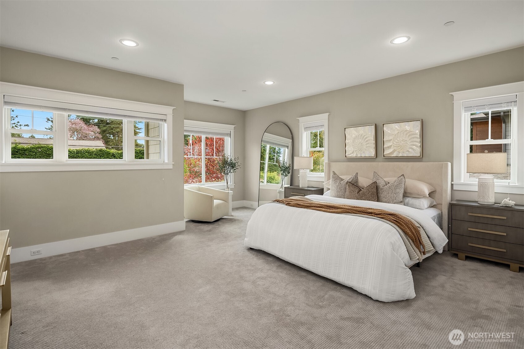 10610 NE 28th Street , Bellevue, WA 98004