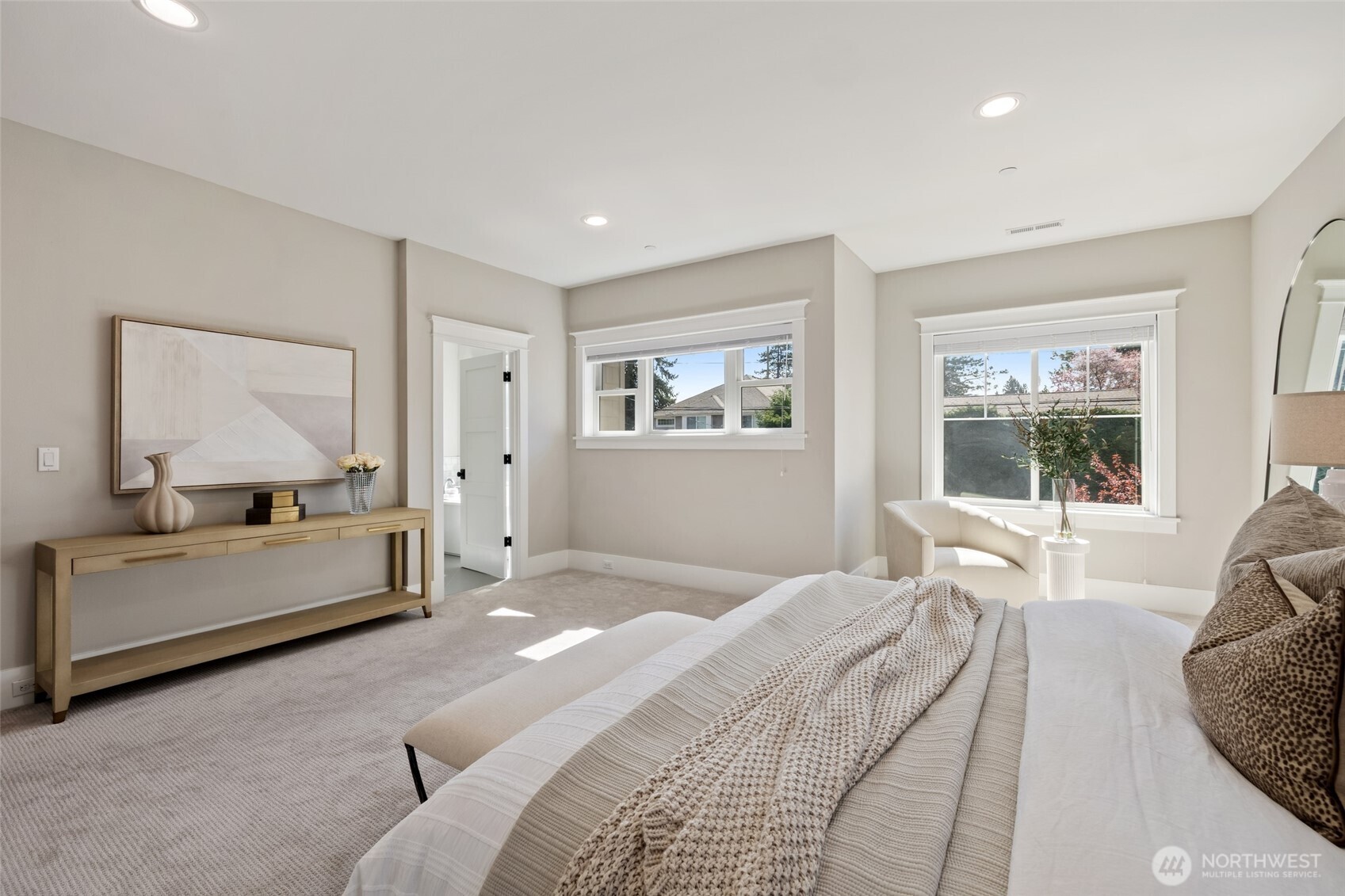 10610 NE 28th Street , Bellevue, WA 98004