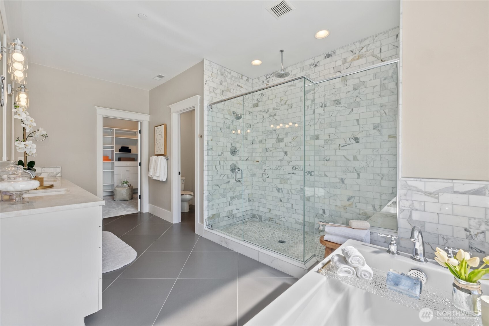 10610 NE 28th Street , Bellevue, WA 98004