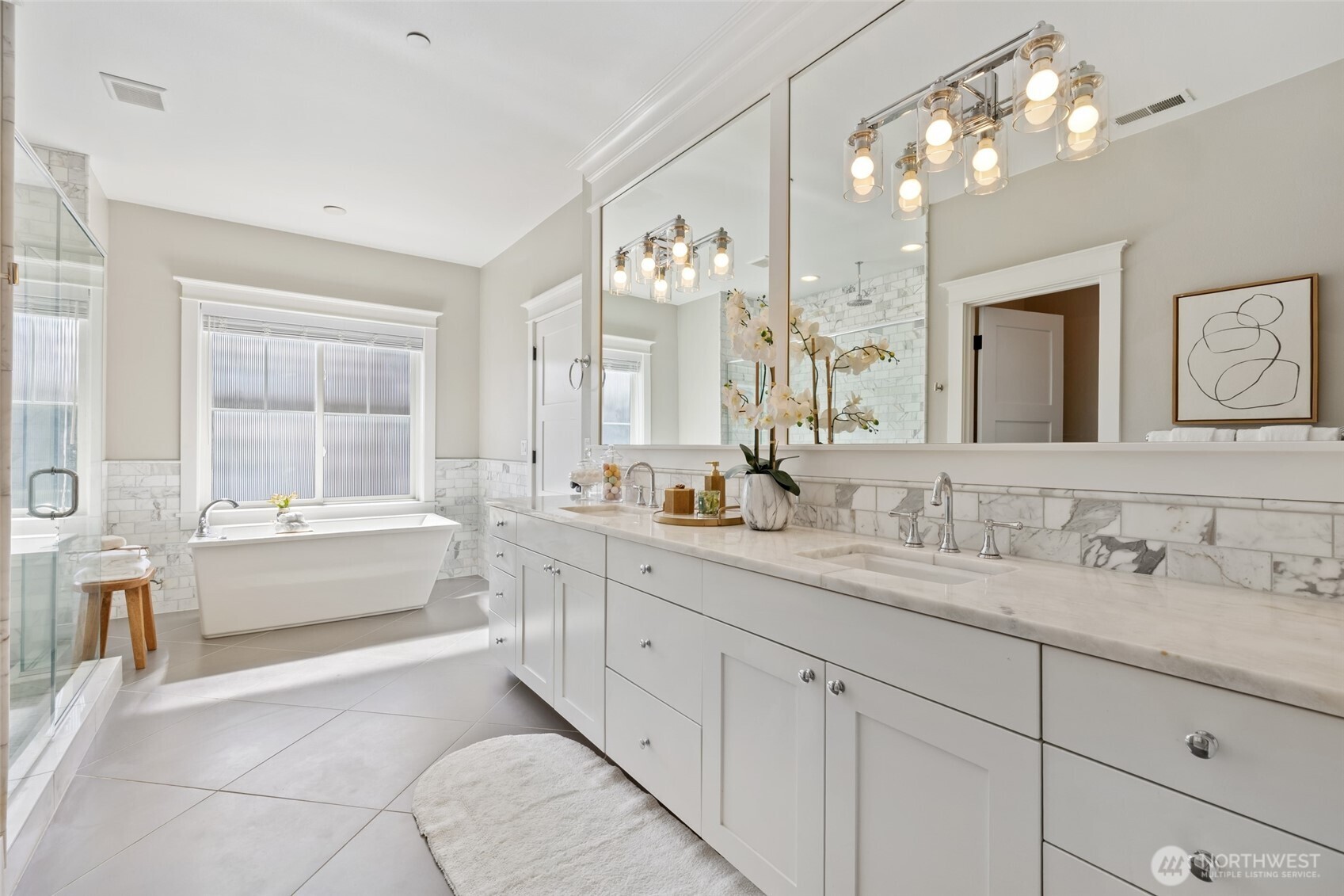 10610 NE 28th Street , Bellevue, WA 98004