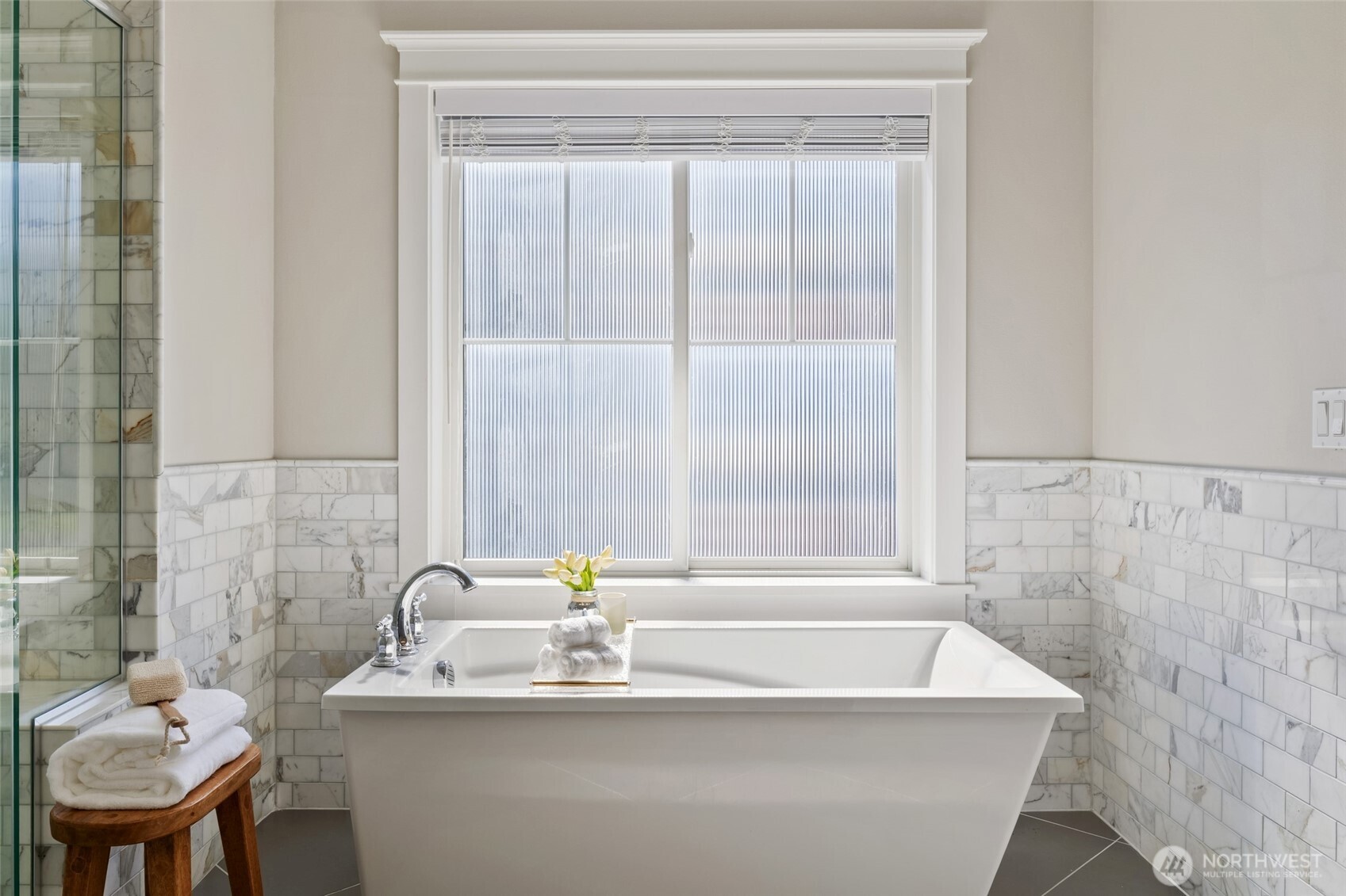 10610 NE 28th Street , Bellevue, WA 98004