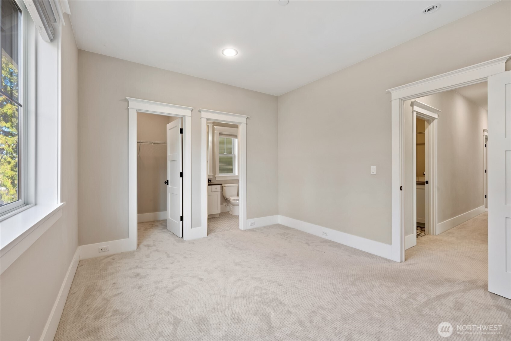 10610 NE 28th Street , Bellevue, WA 98004