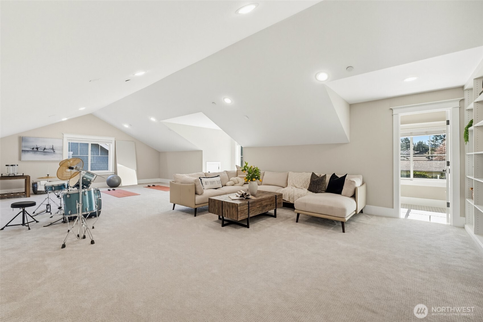 10610 NE 28th Street , Bellevue, WA 98004