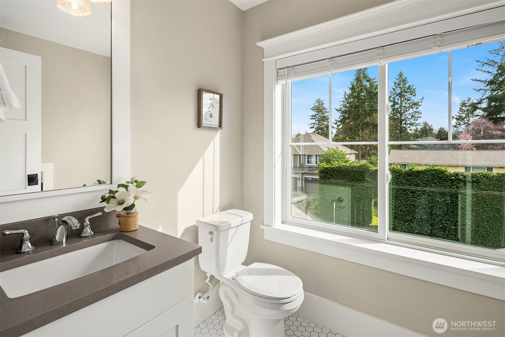 10610 NE 28th Street , Bellevue, WA 98004