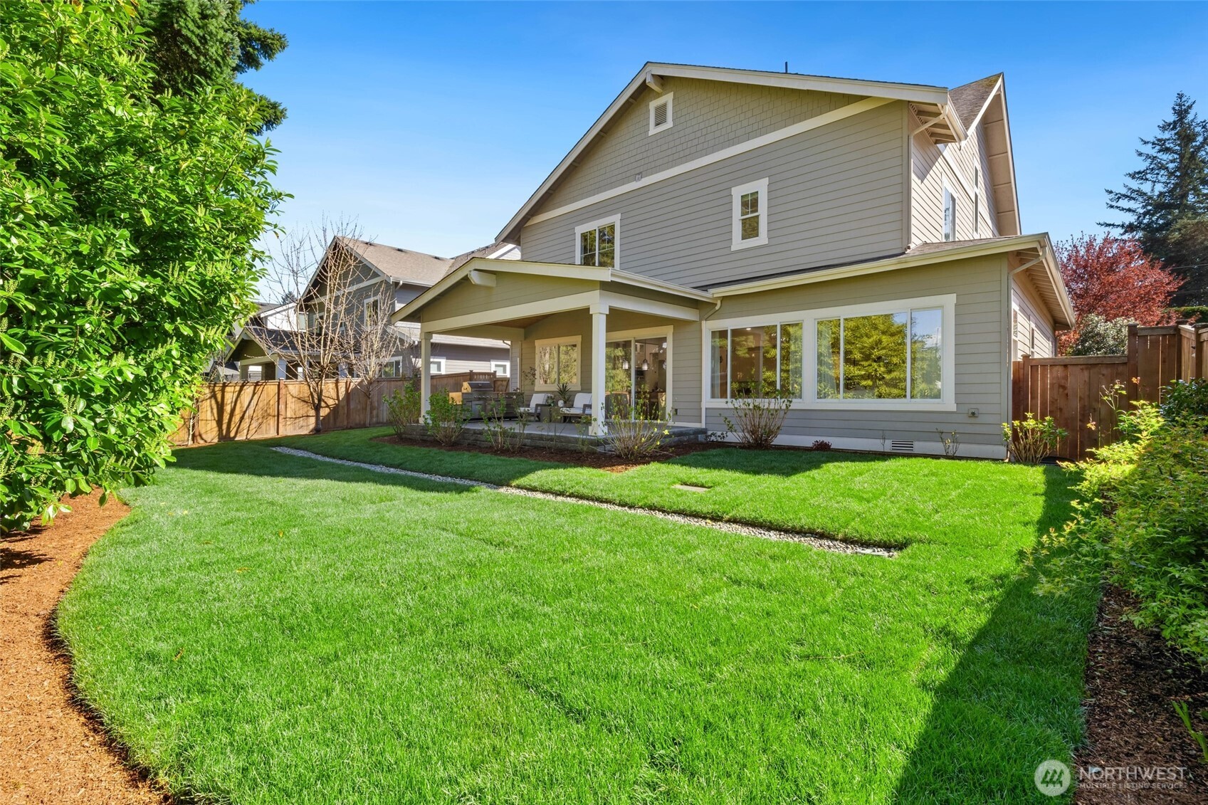 10610 NE 28th Street , Bellevue, WA 98004