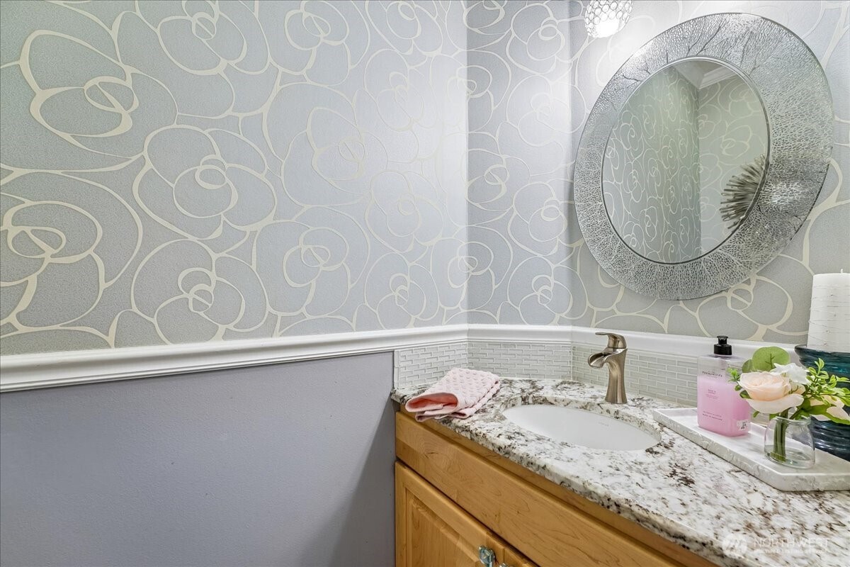 7259 NW Columbine Place , Seabeck, WA 98380