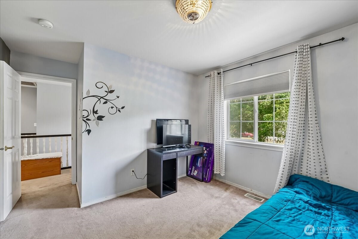 7259 NW Columbine Place , Seabeck, WA 98380