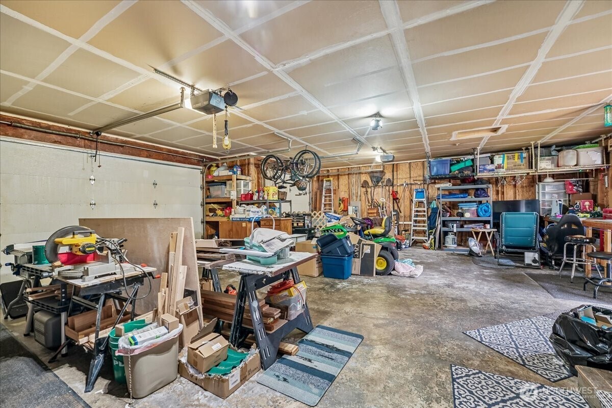 7259 NW Columbine Place , Seabeck, WA 98380