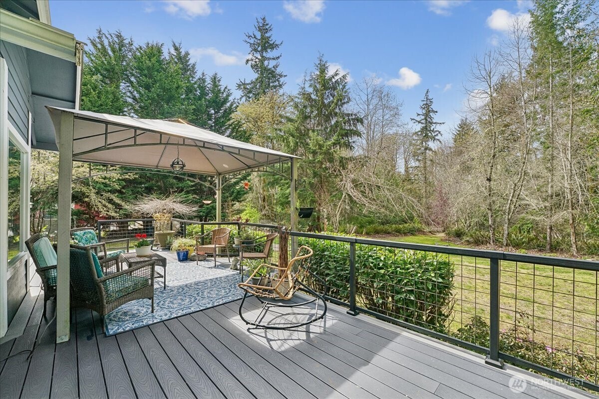 7259 NW Columbine Place , Seabeck, WA 98380