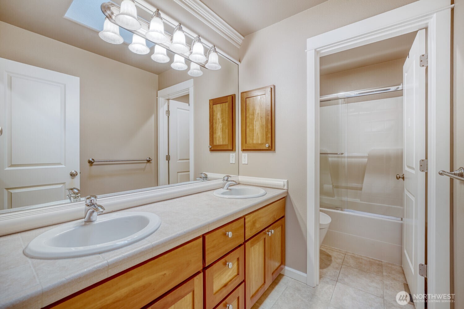 1643 2nd Street , Kirkland, WA 98033