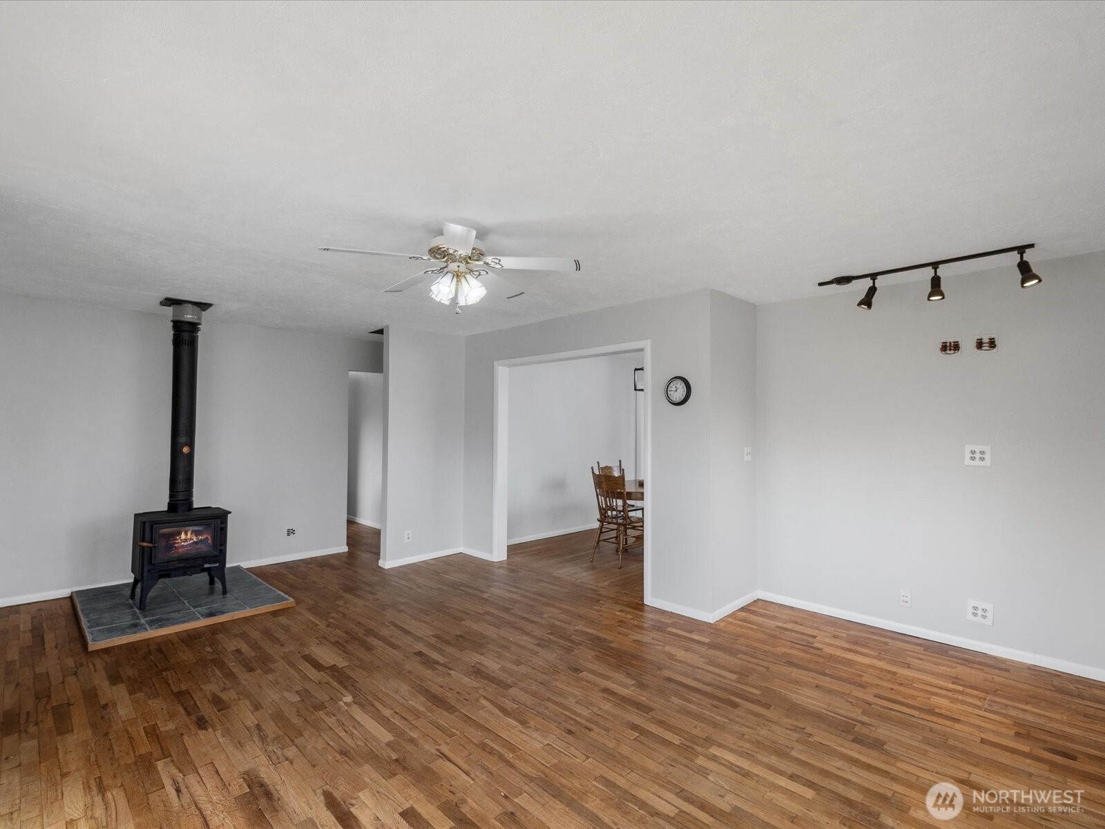 216 Caspers Street , Edmonds, WA 98020