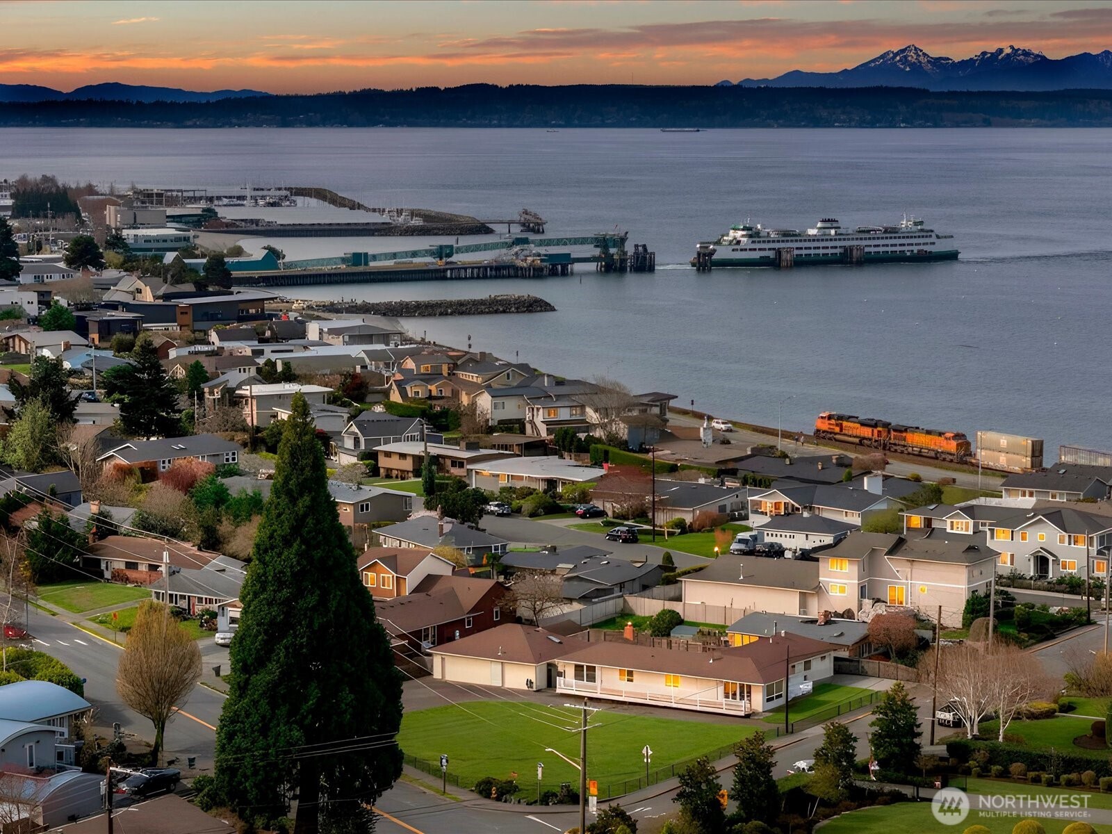 216 Caspers Street , Edmonds, WA 98020