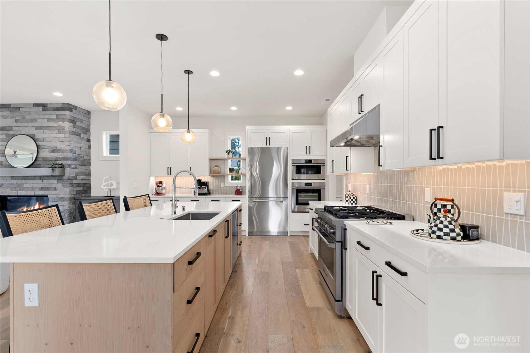 13017 NE 113th St #1, Kirkland, WA 98033