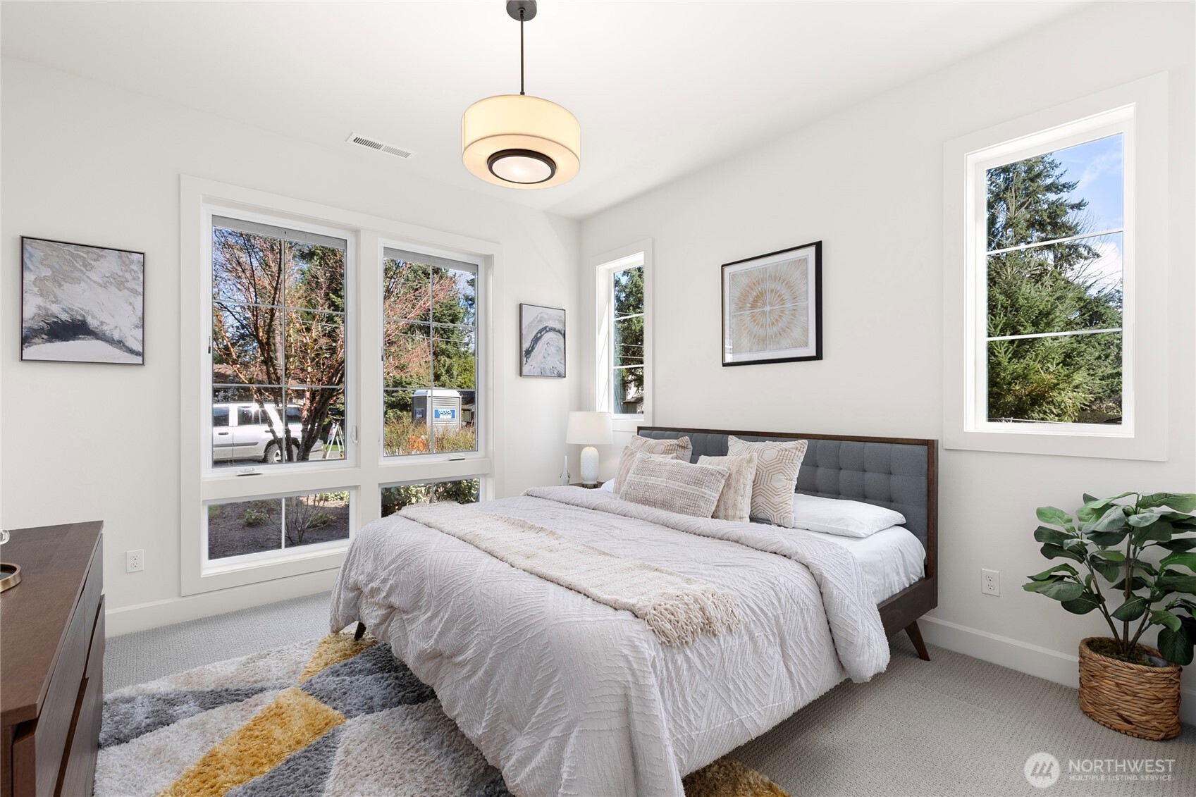 13017 NE 113th St #1, Kirkland, WA 98033