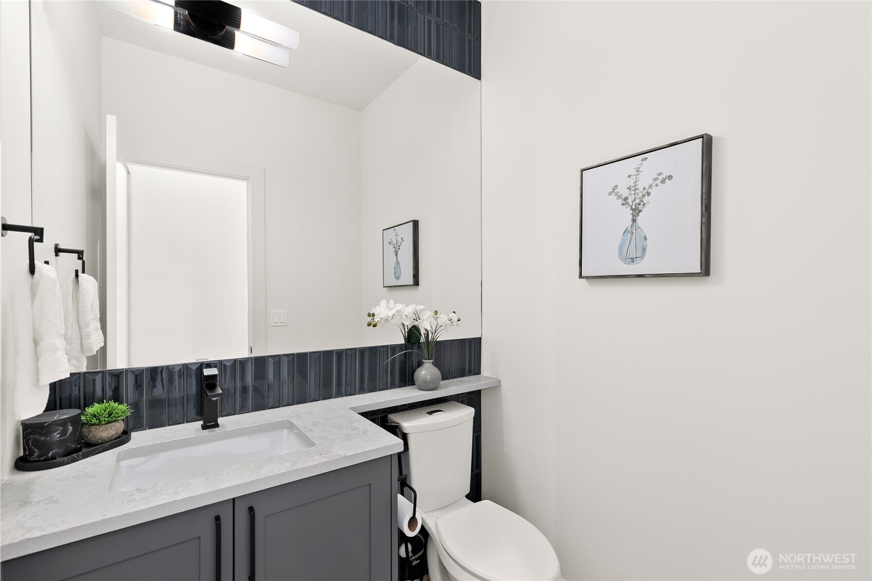 13017 NE 113th St #1, Kirkland, WA 98033