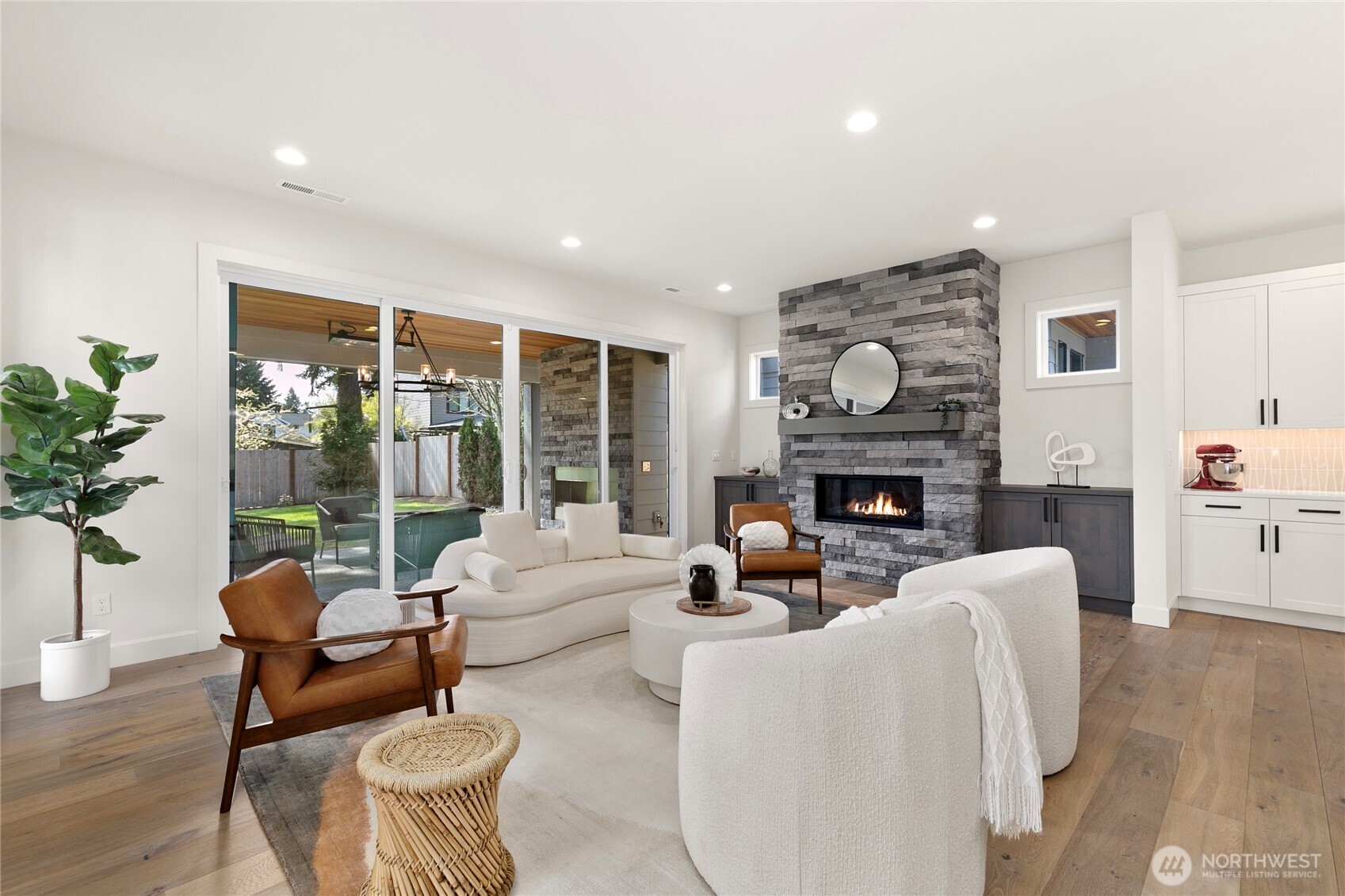 13017 NE 113th St #1, Kirkland, WA 98033