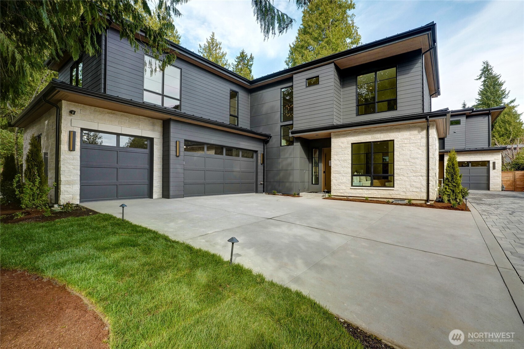 11428 108th Avenue NE #A, Kirkland, WA 98033