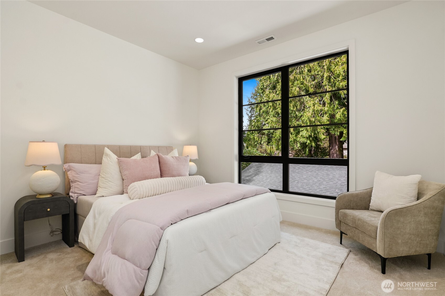 11428 108th Avenue NE #A, Kirkland, WA 98033