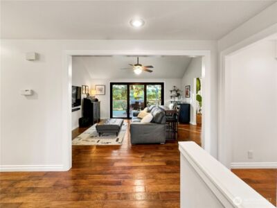 4017 239th Place SE, Sammamish, WA 98029 - Photo 4