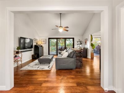 4017 239th Place SE, Sammamish, WA 98029 - Photo 5