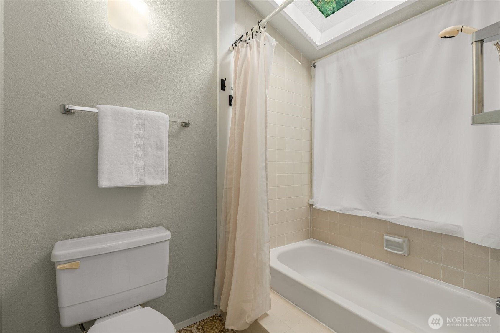 5820 141st Place SE, Bellevue, WA 98006-4316