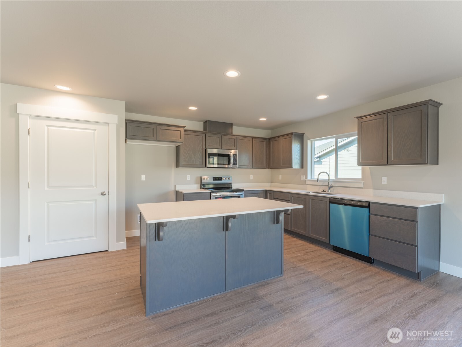 138 Salmon Drive , Wenatchee, WA 98801