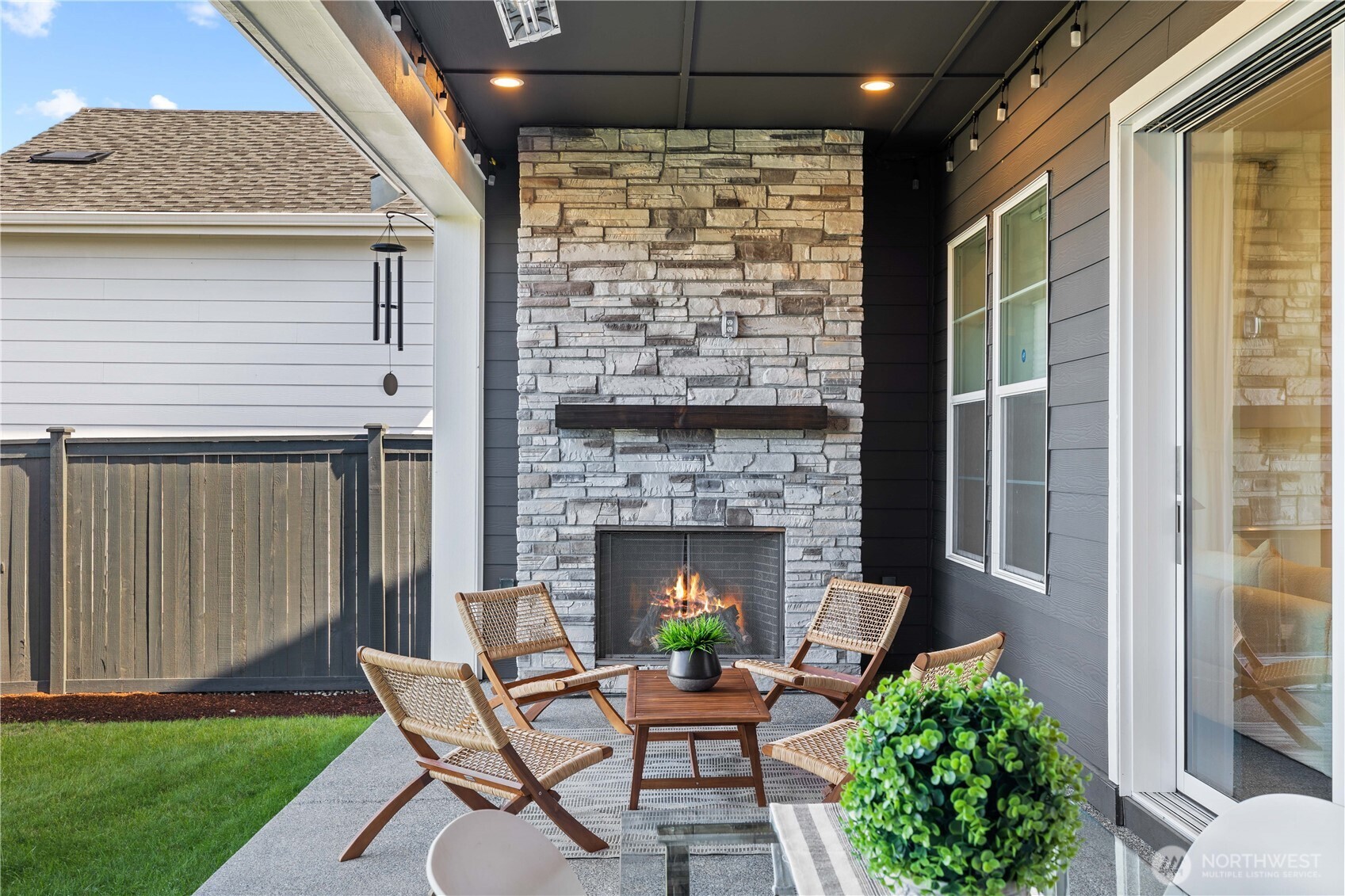 23380 SE Larch Street , Black Diamond, WA 98010