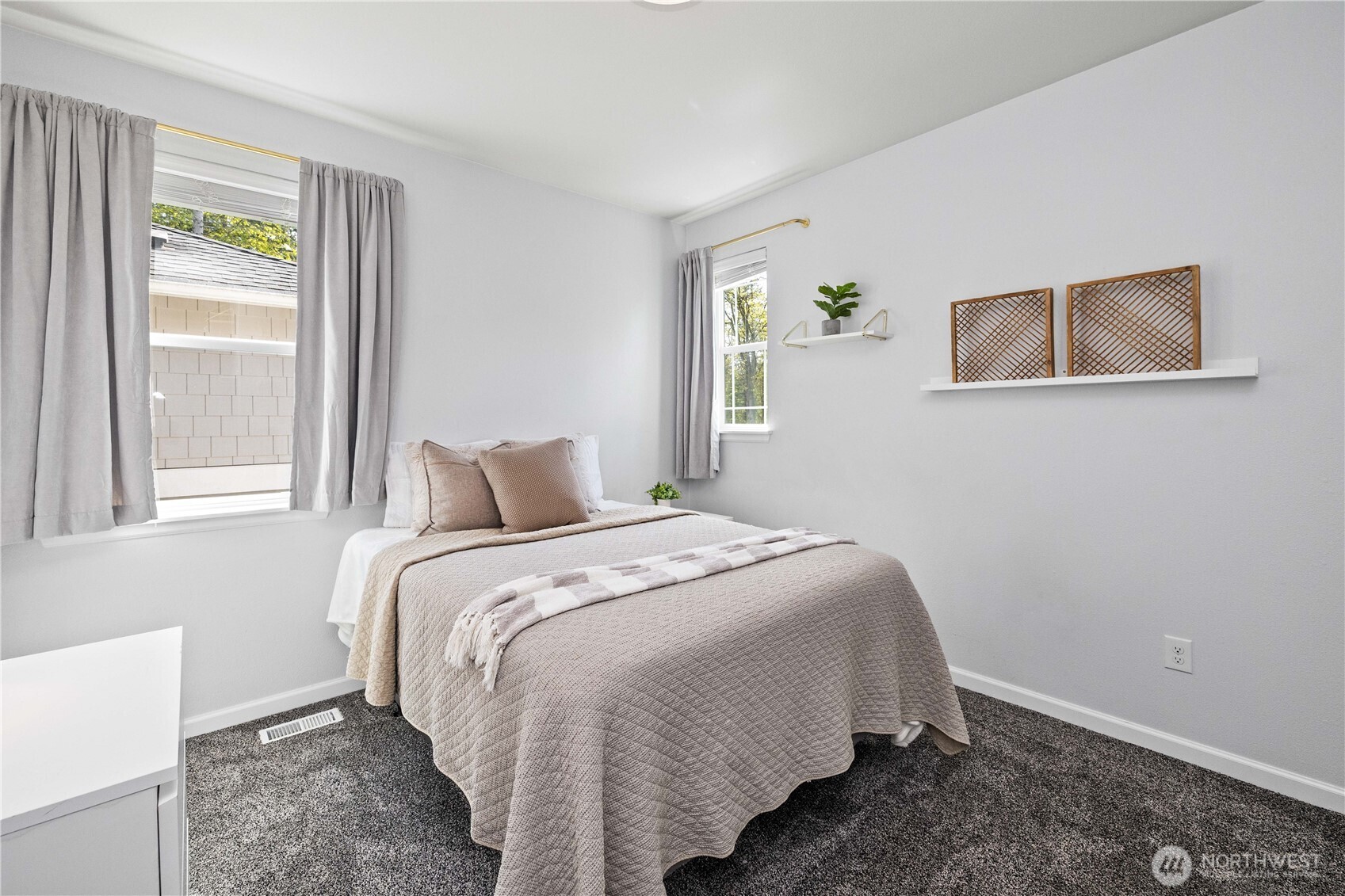 32943 Ash Avenue SE, Black Diamond, WA 98010